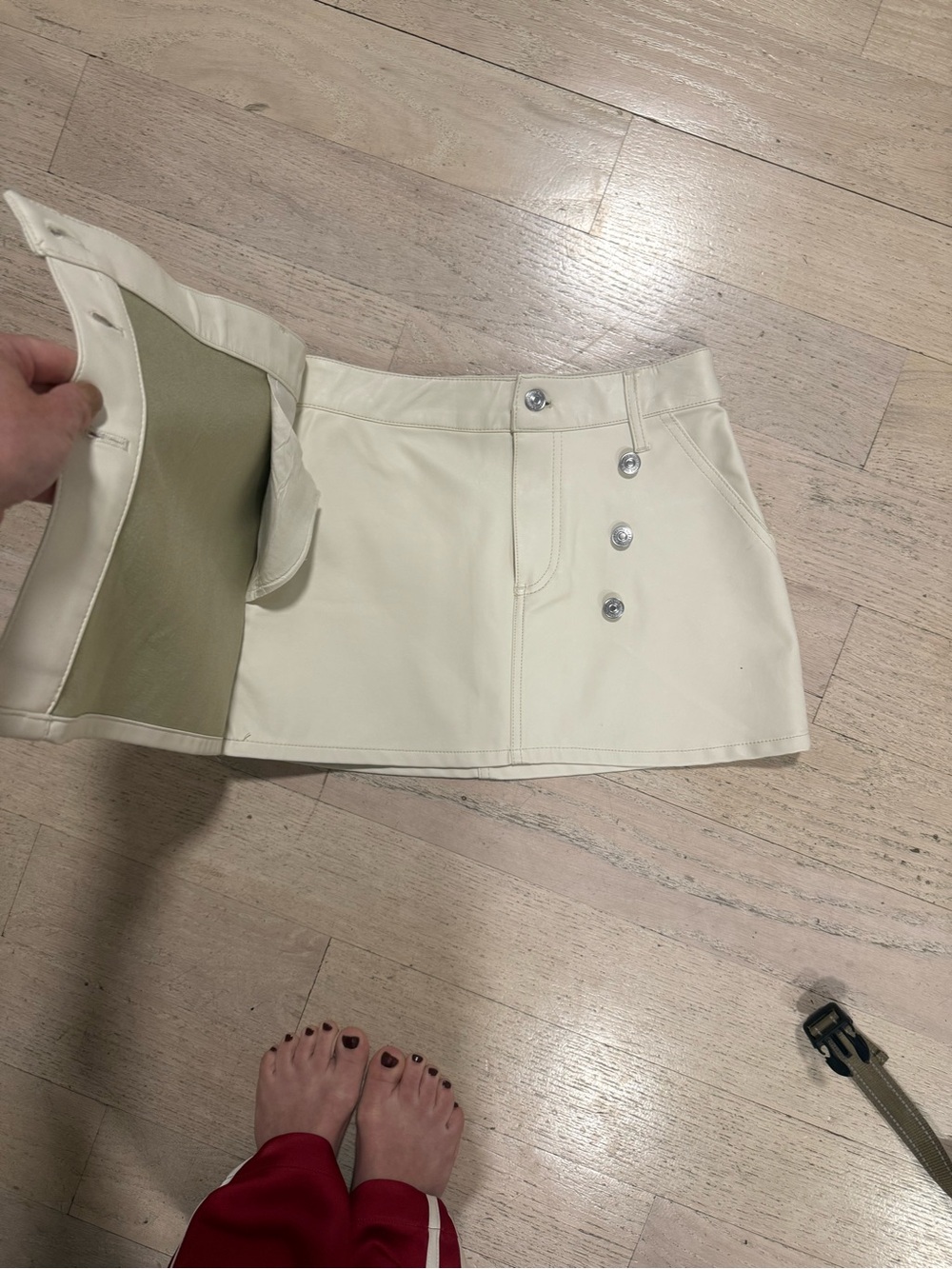Cream Button-Front Women’s Skort - Picture 5 of 7